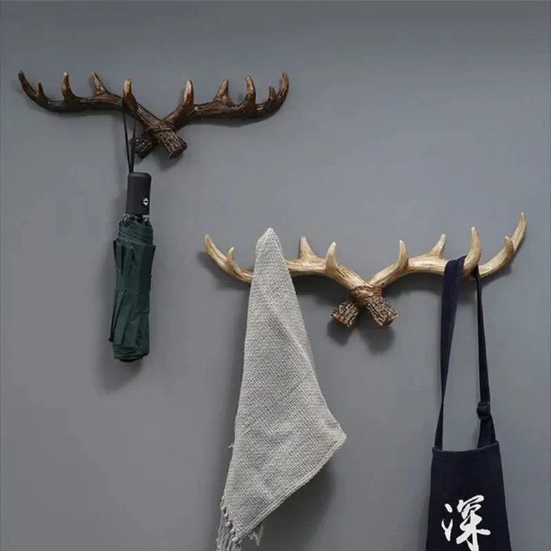 Cervano | Stijlvolle Decoratieve Resin Wandhaak met Gewei Design