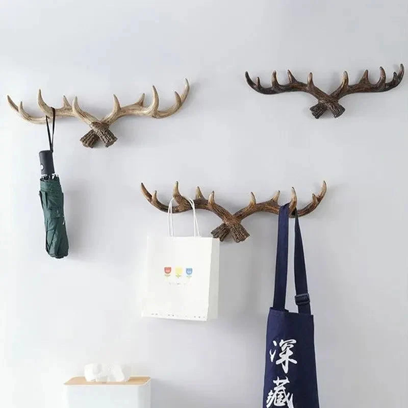 Cervano | Stijlvolle Decoratieve Resin Wandhaak met Gewei Design