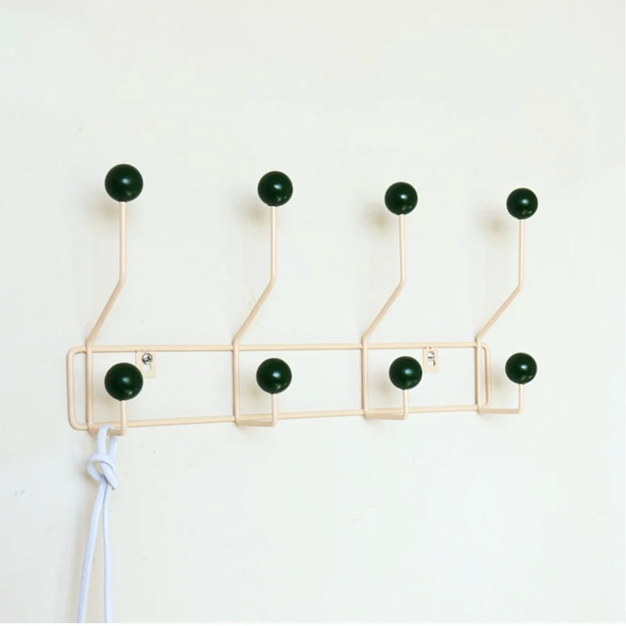 Nordivo | Minimalistische ijzeren wandkapstok met houten accenten